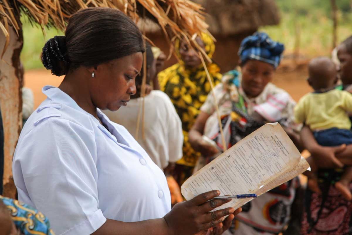 A health worker in Tanzania. Credit: Gavi/2012/P Rudden