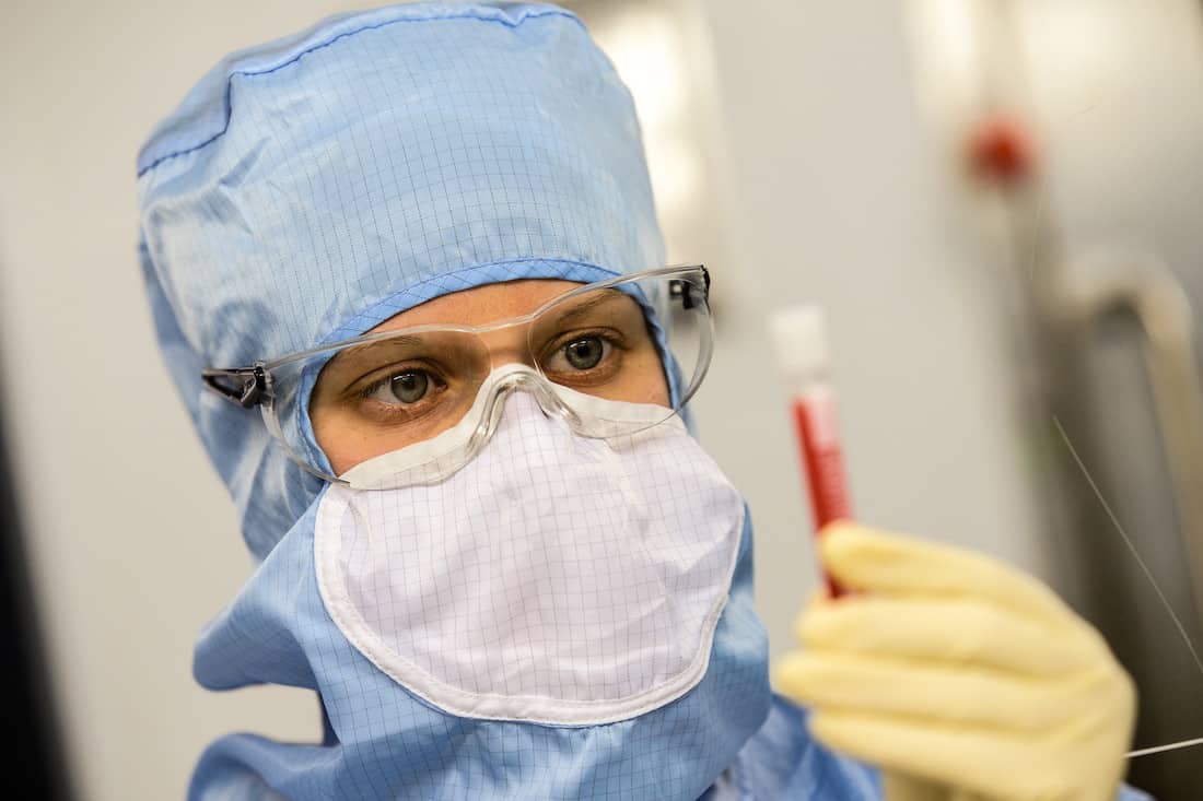 Technician at Sanofi Pasteur’s production facility in France. Credit: Gavi/2014/Sanofi Pasteur.