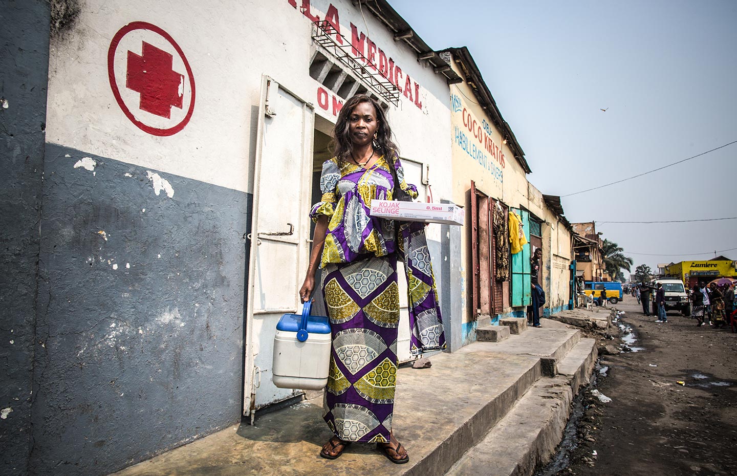 Health worker in the Republic of Congo. Credit: Gavi/2013/Evelyn Hockstein.