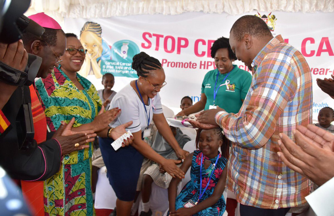 Image: His Excellency President Uhuru Kenyatta witnesses HPV vaccination