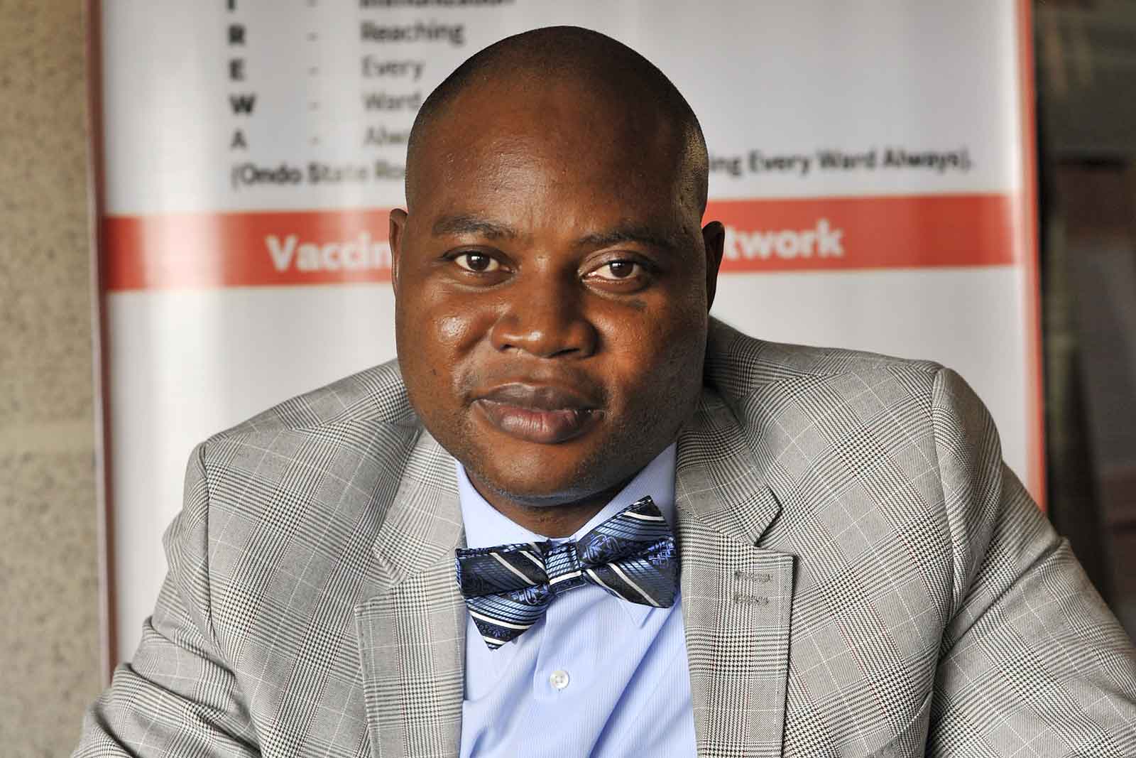   Le Dr Dayo Adenyanju est Commissaire à la santé de l’État d’Ondo, qui enregistre les meilleurs taux de vaccination au Nigéria. « Les autres États mesurent leurs performances à l’aune de celles d’Ondo », dit-il. GAVI a adopté une approche de soutien « sur mesure » en matière de vaccination, adaptée aux différents États.