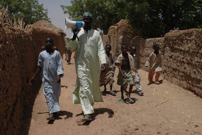 People from many sectors and at different levels have been engaged in Nigeria's strategic immunisation programme. In Bauchi state, following increased immunisation, measles incidence was 97% lower in 2006 than in 2005, and the number of deaths from measles in that state decreased from 242 in 2005 to three in 2006, representing a 98.8% drop.