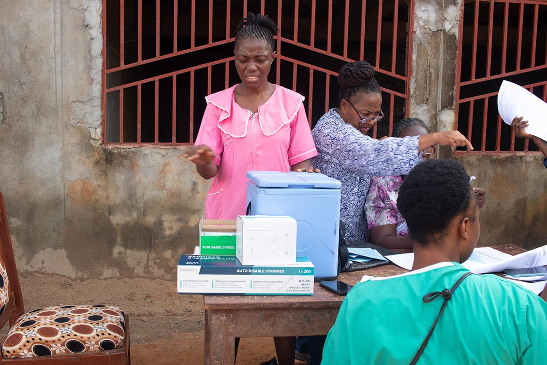 « Un moment charnière » : la Sierra Leone met le vaccin contre le VPH à la disposition des filles à travers le pays. Gavi/2022/Josué Kamara