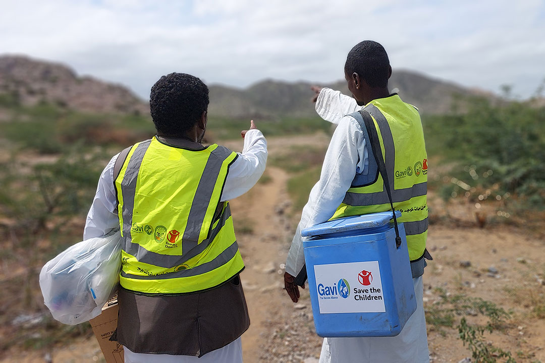 Health care workers delivering vaccines to hard-to-reach areas in the Sudan. Credit: Asrar Fadulelsied Save the Children, Sudan