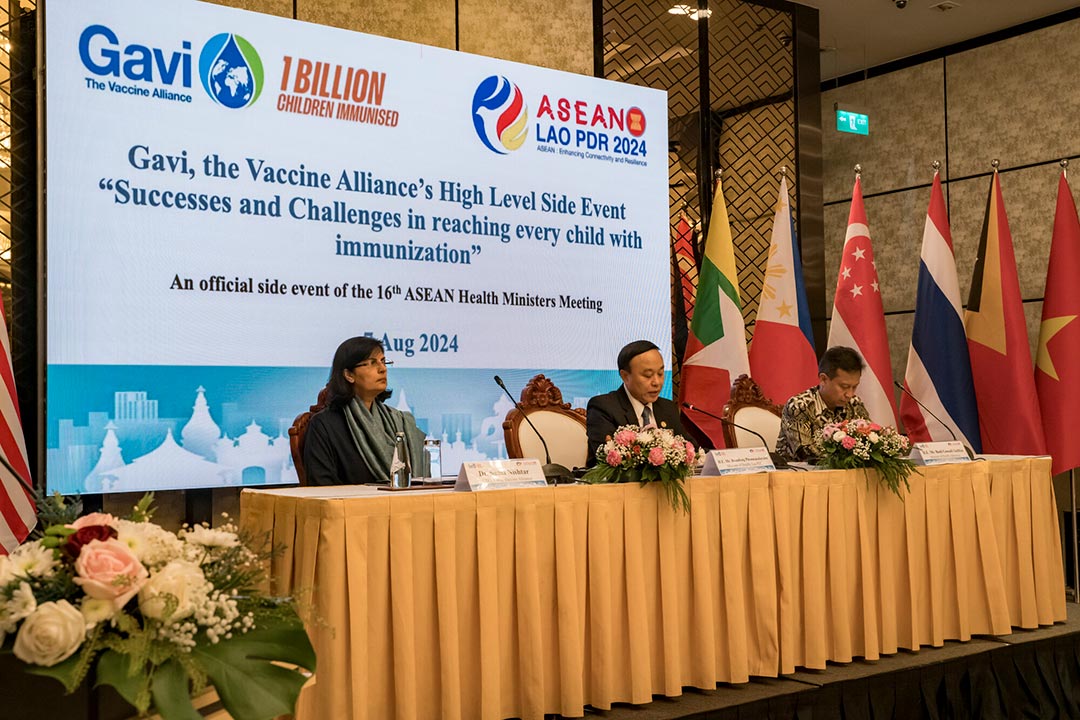 Successes and challenges in reaching every child with immunisation. H.E. Mr Bounfeng Phoummalaysith, Minister of Health, Lao, PDR H.E. Mr Budi Gunadi Sadikin, Indonesia Minister of Health and Dr Sania Nishtar, CEO, Gavi, the Vaccine Alliance