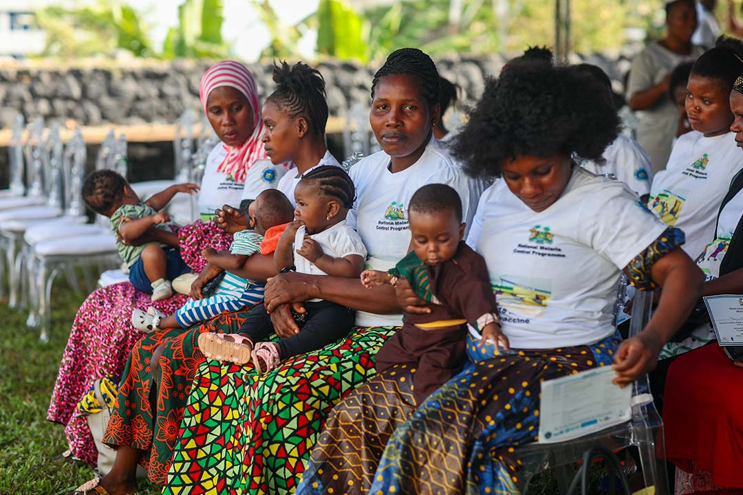 In Sierra Leone, the first doses were administered to children at a health centre in Western Area Rural where the authorities kicked off the rollout of 550,000 vaccine doses. The vaccine will then be delivered in health facilities nationwide. Gavi/Dominique Fofanah