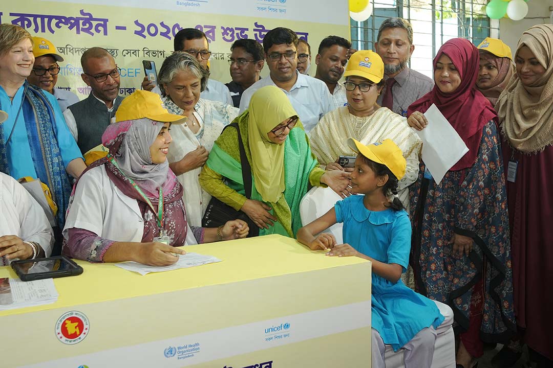 Launch of the nationwide Typhoid Conjugate Vaccine (TCV) campaign in Dhaka by the Government of Bangladesh, with support from UNICEF, Gavi, the Vaccine Alliance, and WHO on Oct 12, 2025, aiming to vaccinate approximately 50 million children aged 9 months to under 15 years. UNICEF/Bangladesh