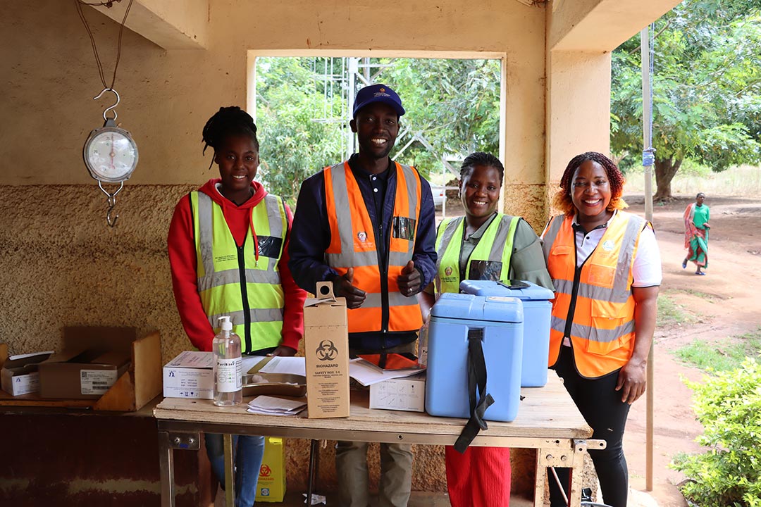 The vaccine was administered at all health centers, schools, universities, and crowded places by mobile brigades. UNICEF/MOZA2025-00622/Francelino Murela