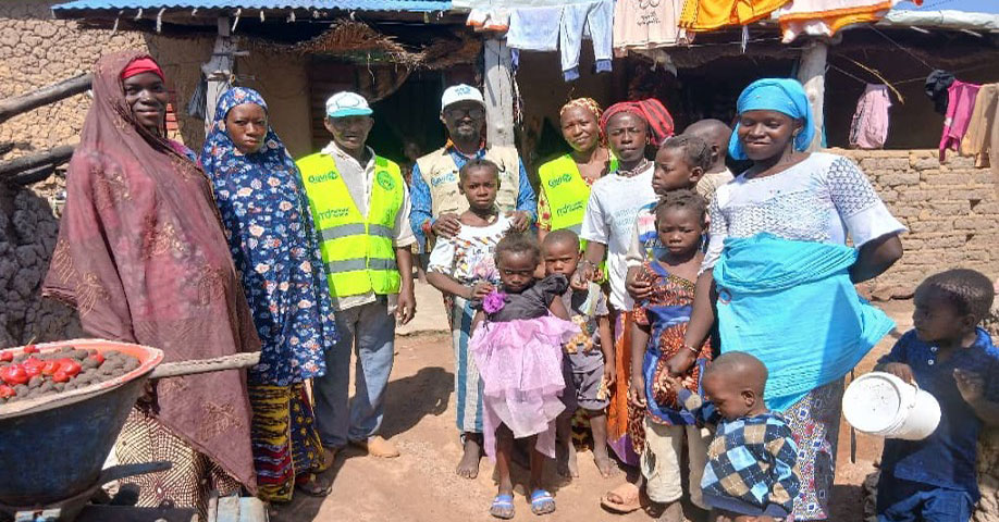Researching communities for ‘zero-dose’ and under-vaccinated children in Kignan, Sikasso, southern Mali. Photo credit: Danseni Samake/ONG SOUTOURA/2025