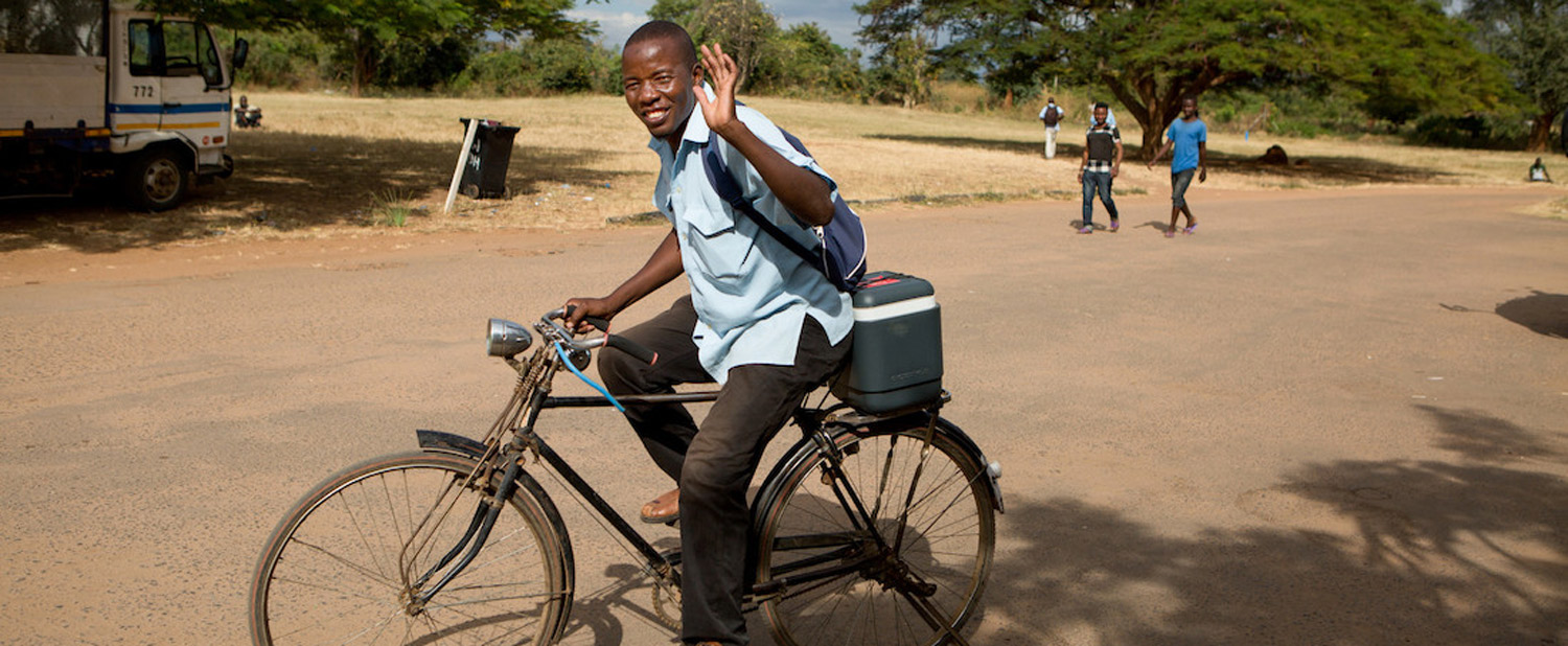 Man transporting vaccines by bicycle. Credit: Gavi/2019/Karel Prinsloo.