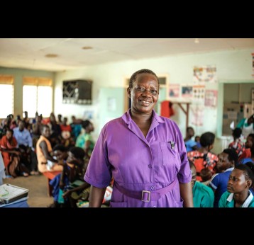 A nursing assistant at Apac hospital during a malaria vaccination session in Uganda. Credit: Gavi/2025/Jjumba Martin.