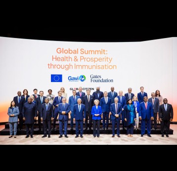 Global Summit family photo. Credit: Gavi/Serena Vittorini