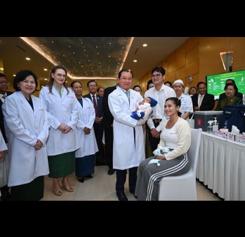 The Ministry of Health of the Kingdom of Cambodia has introduced the rotavirus vaccine into the national immunization schedule. Cambodia joins 52 other countries supported by Gavi, the Vaccine Alliance to introduce the rotavirus vaccine. Credit: WHO Cambodia