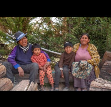 A family in Bolivia. Credit: Gavi/2023/Sara Aliaga Ticona