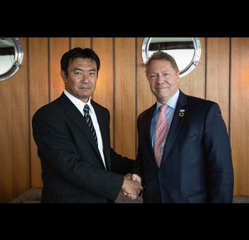 Shigeru Handa, AAIC Director, and Dr Seth Berkley, Gavi CEO, during the signing of the agreement. Credit: Gavi/2019/Isaac Griberg.