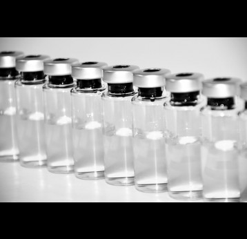  Experts agree an effective vaccine is essential to end the epidemic. Copyright: Image by Ulrike Leone from Pixabay