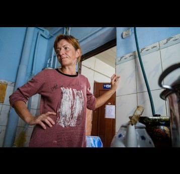 Tatiana, 45, is a resident of the Ishenim Nuru shelter for people living with HIV, Bishkek, Kyrgyzstan, November 2020. – UNDP Kyrgyzstan/Dmitry Motinov