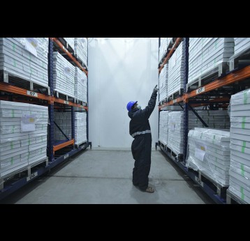 Production of the Oxford University/AstraZeneca coronavirus vaccine at the Serum Institute of India (SII). The vaccine is produced for mid and low-income countries. Credit/Gavi