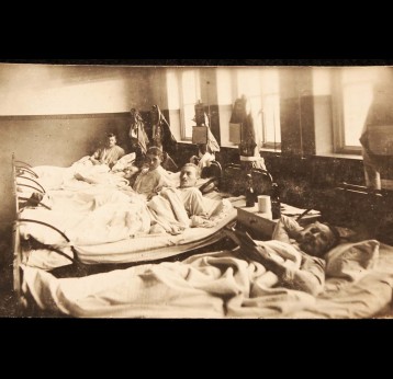 Soldiers in a World War One medical facility