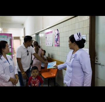 The vaccination program at the Setthathirath Hospital in Vientiane, Laos PDR. Credit: Amanda Mustard