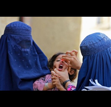 Little girl receiving oral polio vaccine. Credit: Global Health NOW