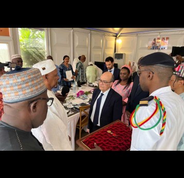 Le Dr Magdi Ibrahim de Gavi reçoit l'Ordre National du Mérite de la Guinée