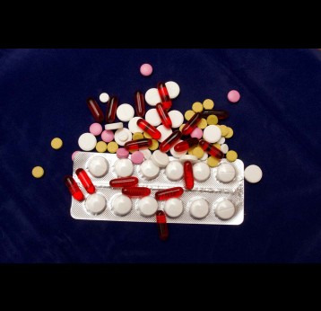 A variety of pills and medicines. Credit: Matvevna from Pixabay 