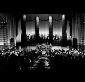 Vue générale d'une des réunions de la Conférence des Nations Unies sur l'Organisation internationale, à l'Opéra de San Francisco. Crédit : ONU