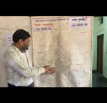 Praful Kumar Chandel shows the malaria map at JSS.HEIC. Credit: Sweta Daga