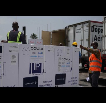 Doses of COVID-19 vaccines distributed by the COVAX Facility landed in Abidjan, February 2021. Credit: Gavi/2021/Olga Khrustaleva/.
