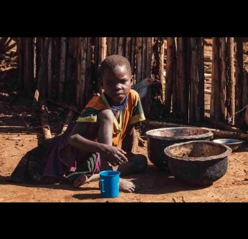 A Tepeth girl at home in Karamoja, north-eastern Uganda. Following a study in the region, experts are calling for urgent action to protect children and wider community from contaminated food and water. Copyright: Rod Waddington (CC BY-SA 2.0)