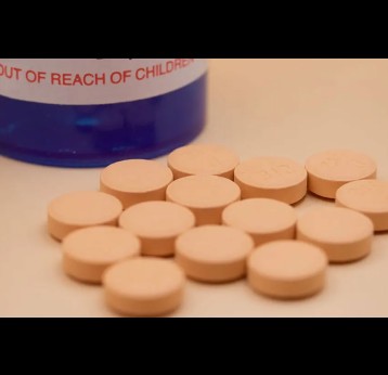 Prescription antibiotic pills are used to treat a broad range of bacterial infections. New analysis by Chinese researchers shows resistance to antimicrobial drugs is rising with climate change, especially in lower-income countries. Copyright: NIAID