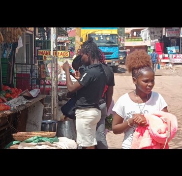 Zimmerman Community members at a market. Credit: Gitonga.