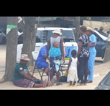 A nurse administers a polio vaccination to a child during the October 2022 campaign. Credit: Derick Matsengarwodzi