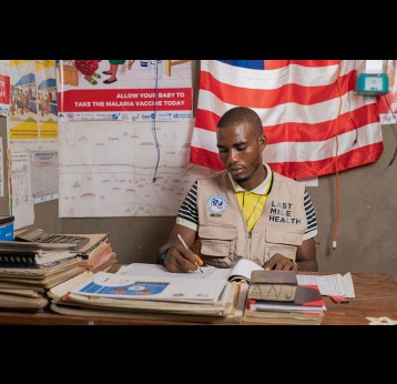 Community health worker Amos Jacob at work in Rivercess County, Liberia. Credit: Last Mile Health