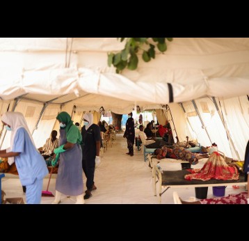 Health workers attending to patients at the MSF Cholera Treatment Centre in Maiduguri. Credit: MSF