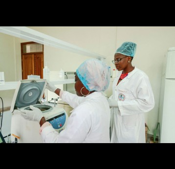 Researchers at the Institute of Medical Research and Medicinal Plant Studies in Yaounde, Cameroon. Daniel Beloumou Olomo / AFP via Getty Images