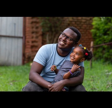 A father and his daughter in Kigali, Rwanda. Credit: Gavi/2023/Issac Nkinzingabo Rudakubana