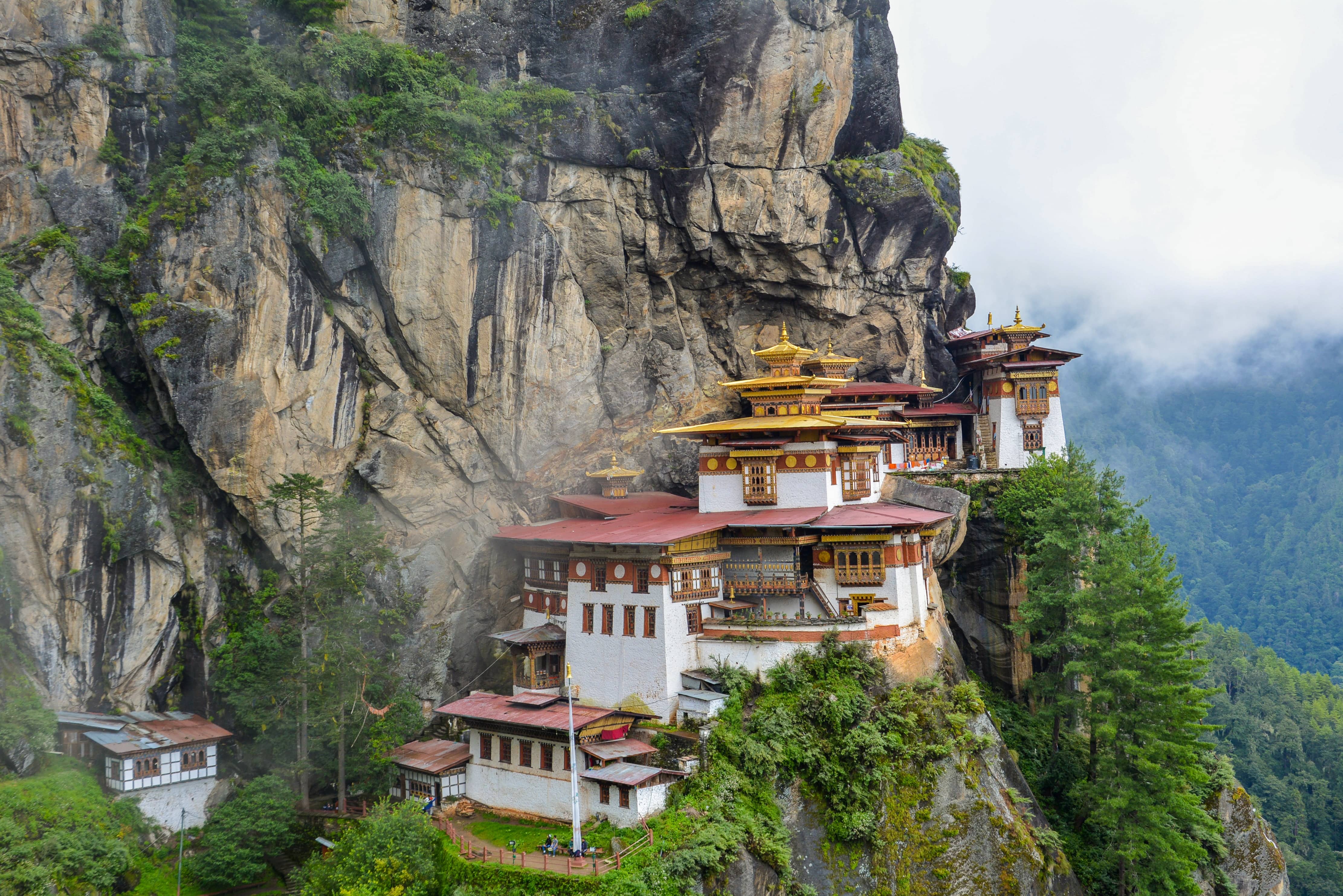 Бутан индия. Монастырь Таксанг, бутан. Монастырь Такцанг-лакханг. Храм “Такцанг паро”, бутан. Монастырь Такцанг-лакханг внутри.