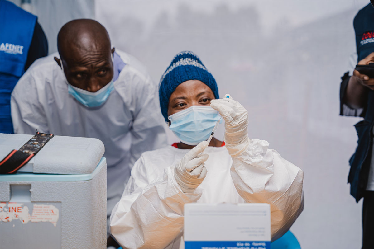 A healthcare worker prepares the mpox vaccine at the Lwiro Hospital mpox treatment centre in South Kivu province, DRC. Credit: Christian Mirindi Johnson