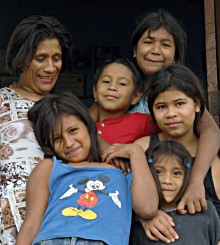 © UNICEF/NYHQ2005-2076/Donna DeCesare