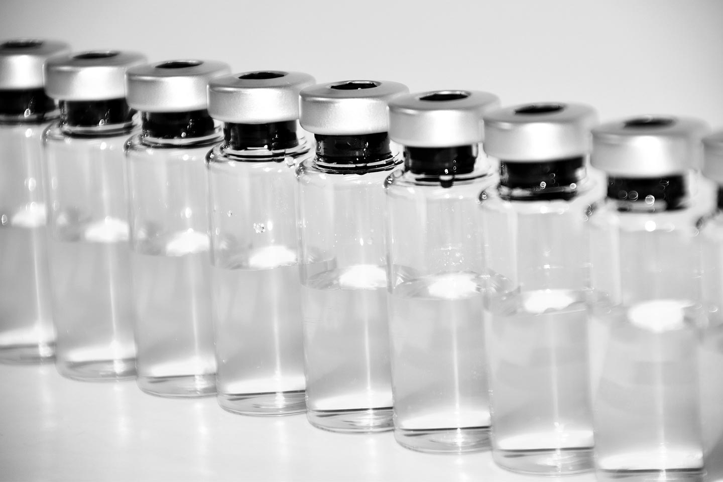 Experts agree an effective vaccine is essential to end the epidemic. Copyright: Image by Ulrike Leone from Pixabay