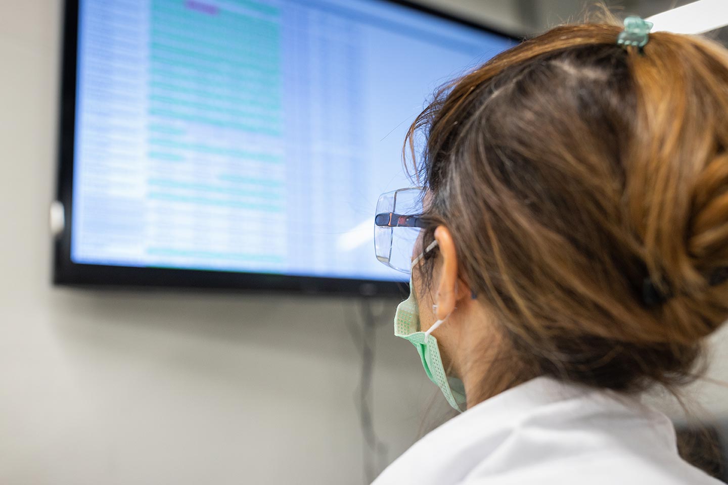 Data points from all the freezers are recorded digitally, which is easily accessible on a display, helping Virginie to spot and address any potential issues.