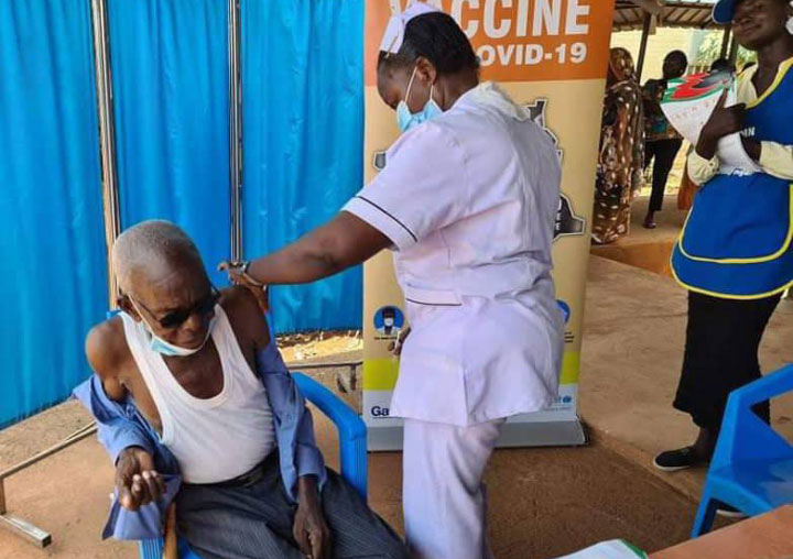 A man receives a COVID-19 vaccine in Wau, South Sudan. Credit: Charls Andrea