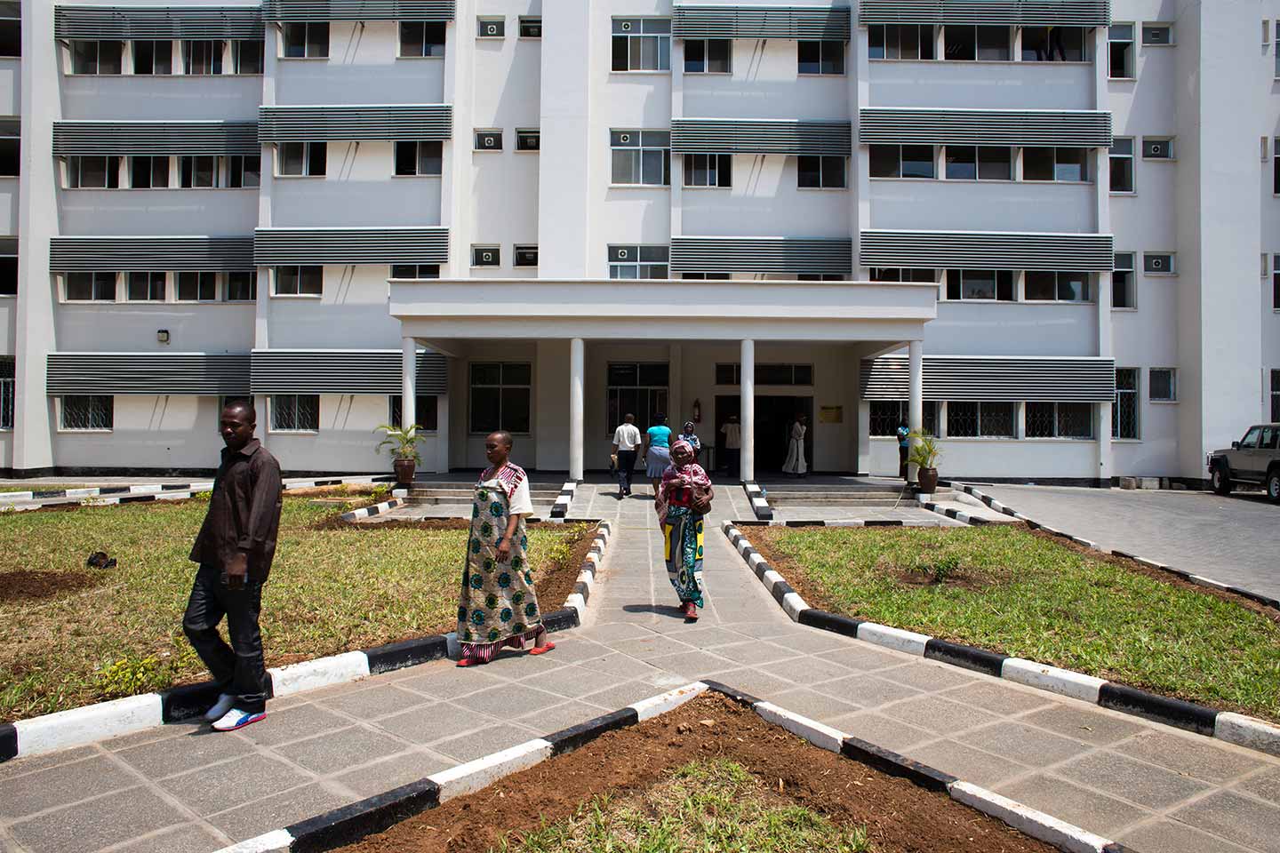 Ocean Road Cancer Institute in Dar es Salaam.  Credit: Gavi/2014/Karel Prinsloo