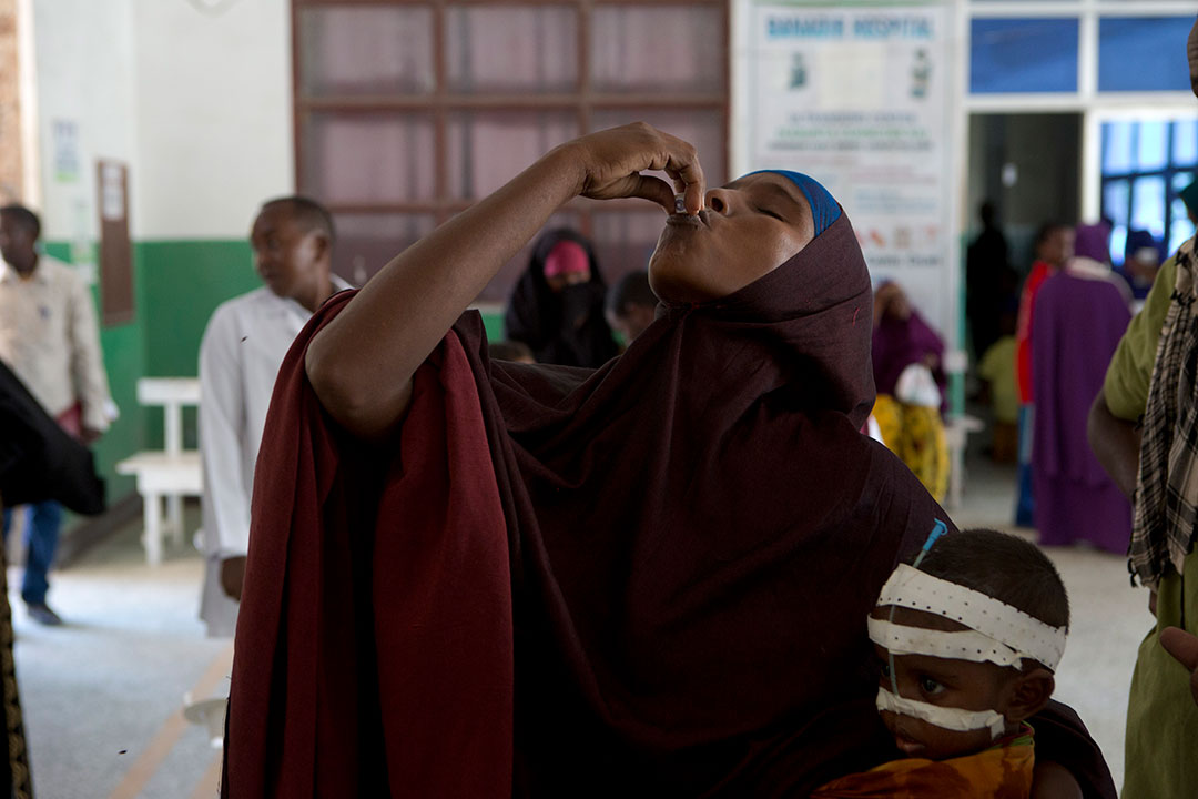 Women get vaccinated against Cholera. – Gavi/Somalia/Karel Prinsloo