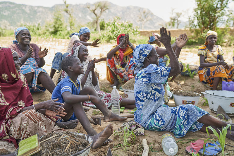 Caption: people gathered for agricultural courses in Marua Photographer credit: Gavi/2020/Christophe Da Silva