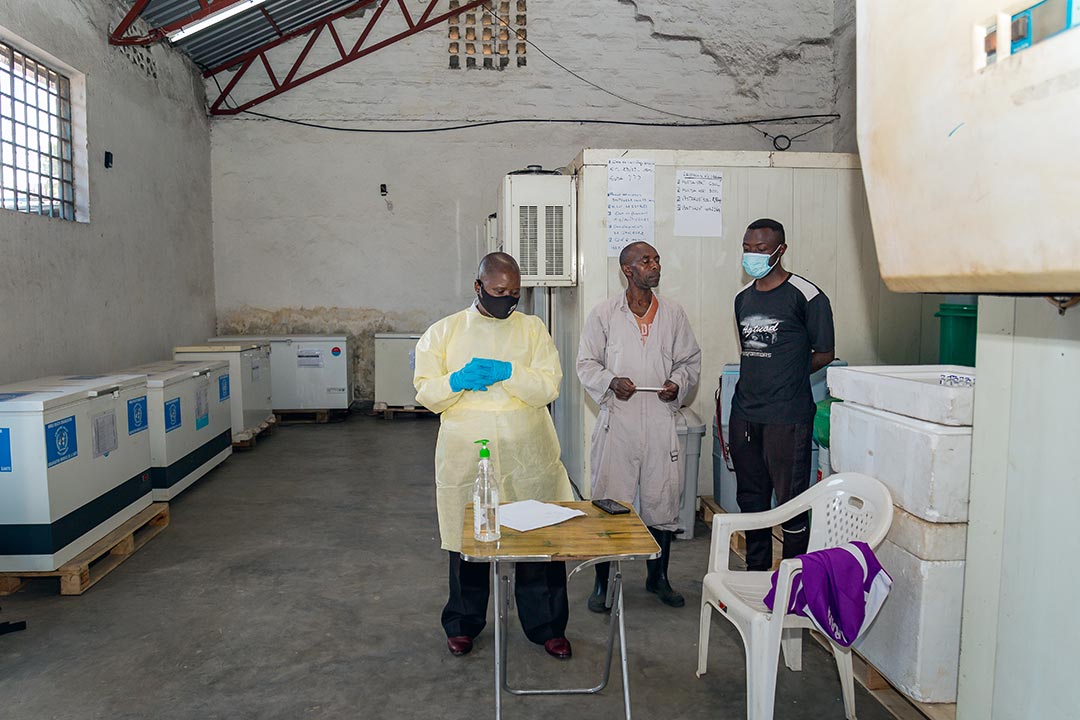 Session de vaccination contre la COVID-19, RDC. Crédit: Gavi/2021/STARRY