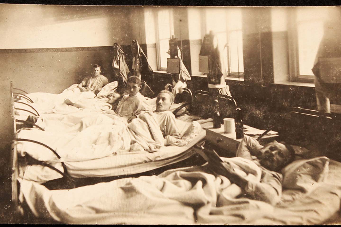 Soldiers in a World War One medical facility