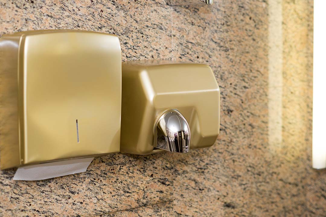 Some bathrooms offer both paper towels and air dryers. Should you prioritise one of them?